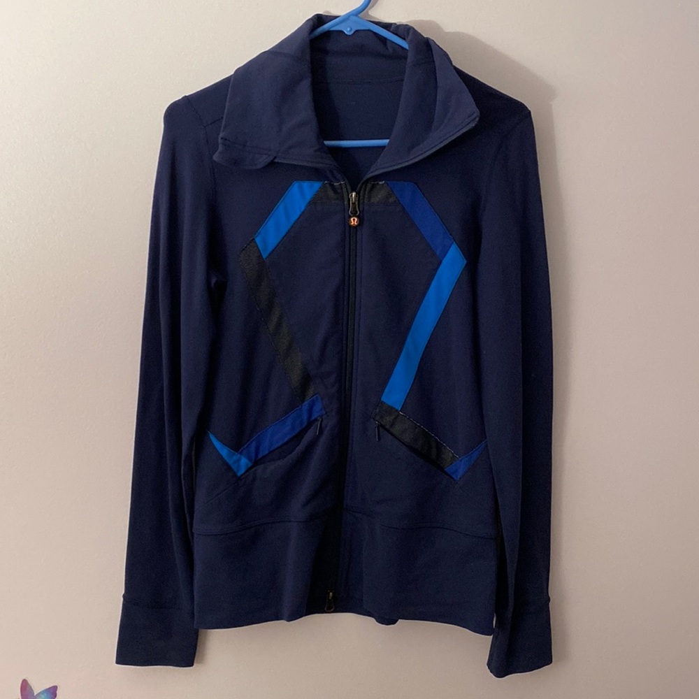 Lululemon blue zip up jacket size M-L well used